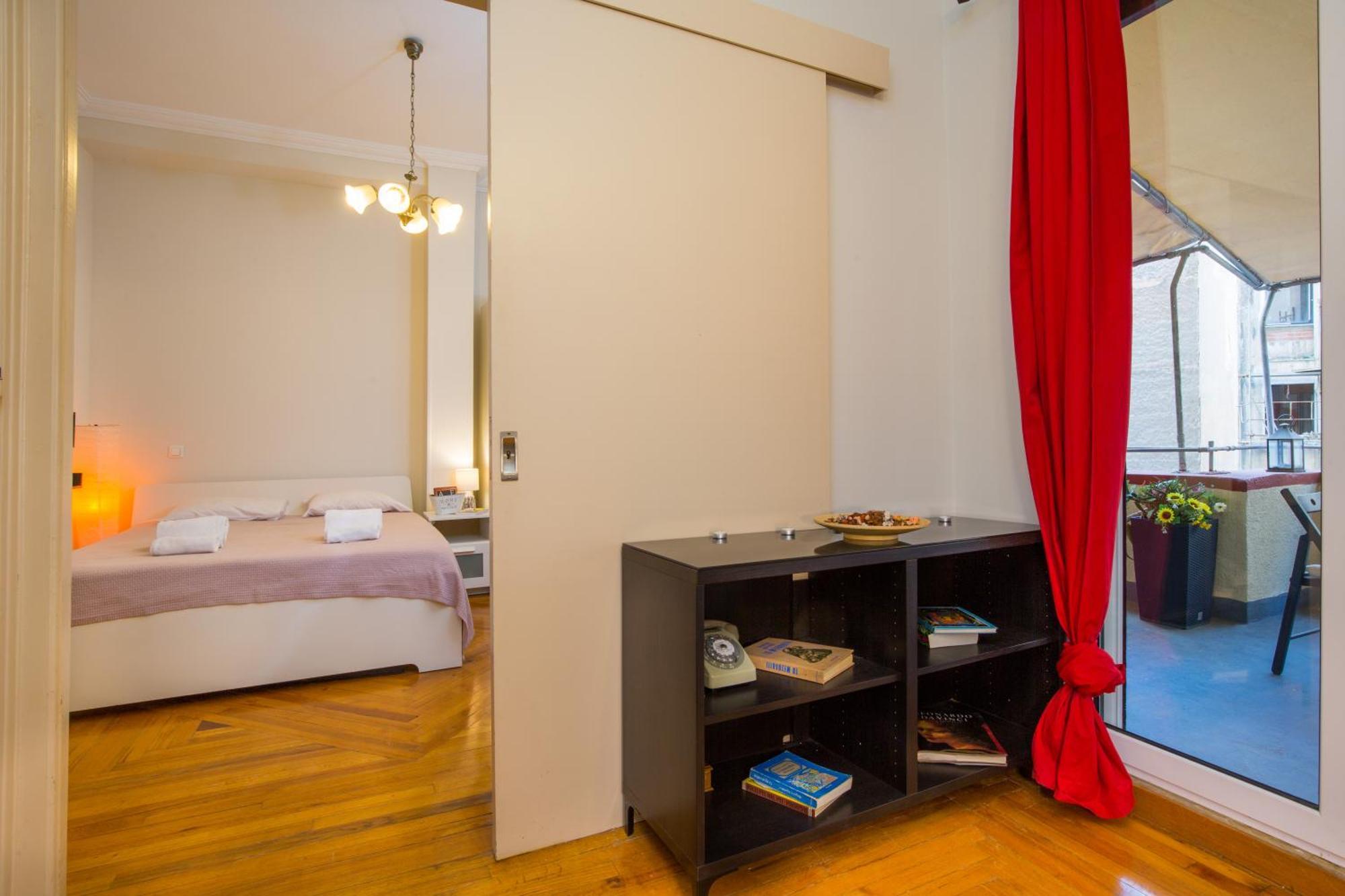 Downtown Quiet Apartment On A Pedestrian Street アテネ エクステリア 写真