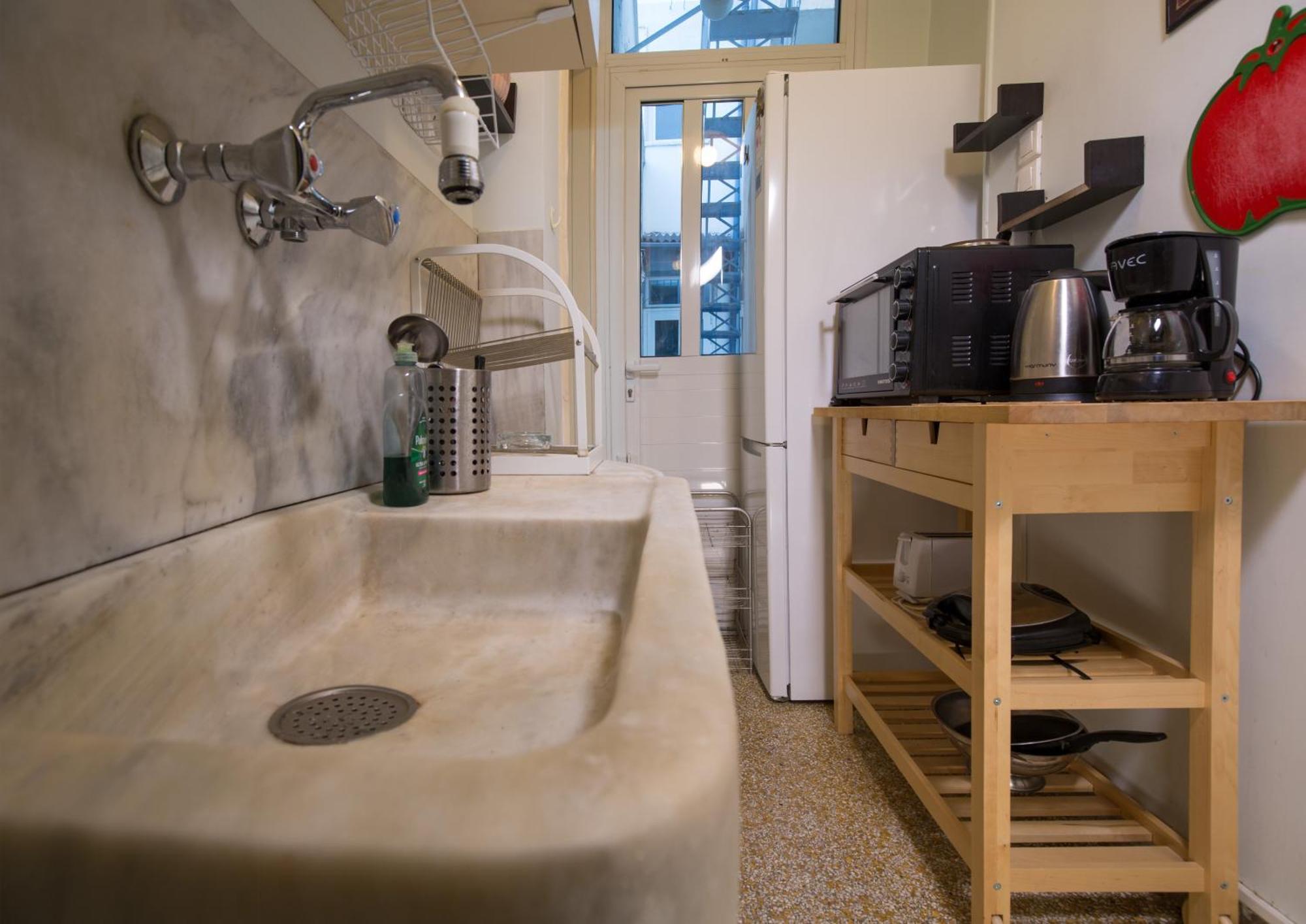 Downtown Quiet Apartment On A Pedestrian Street アテネ エクステリア 写真
