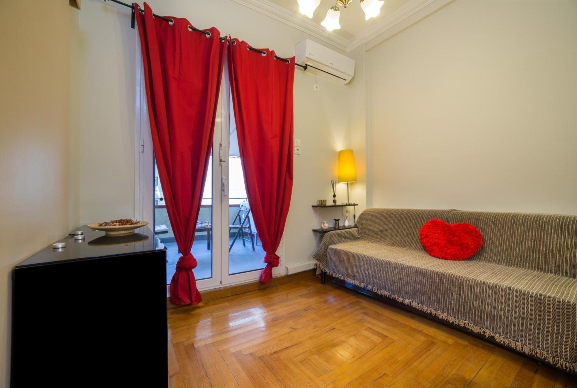 Downtown Quiet Apartment On A Pedestrian Street アテネ エクステリア 写真