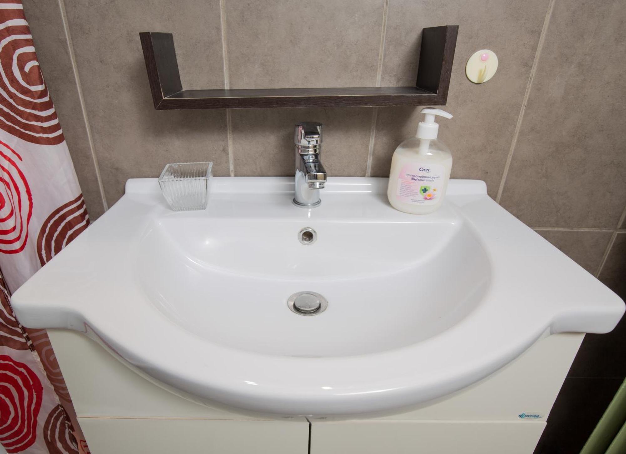 Downtown Quiet Apartment On A Pedestrian Street アテネ エクステリア 写真
