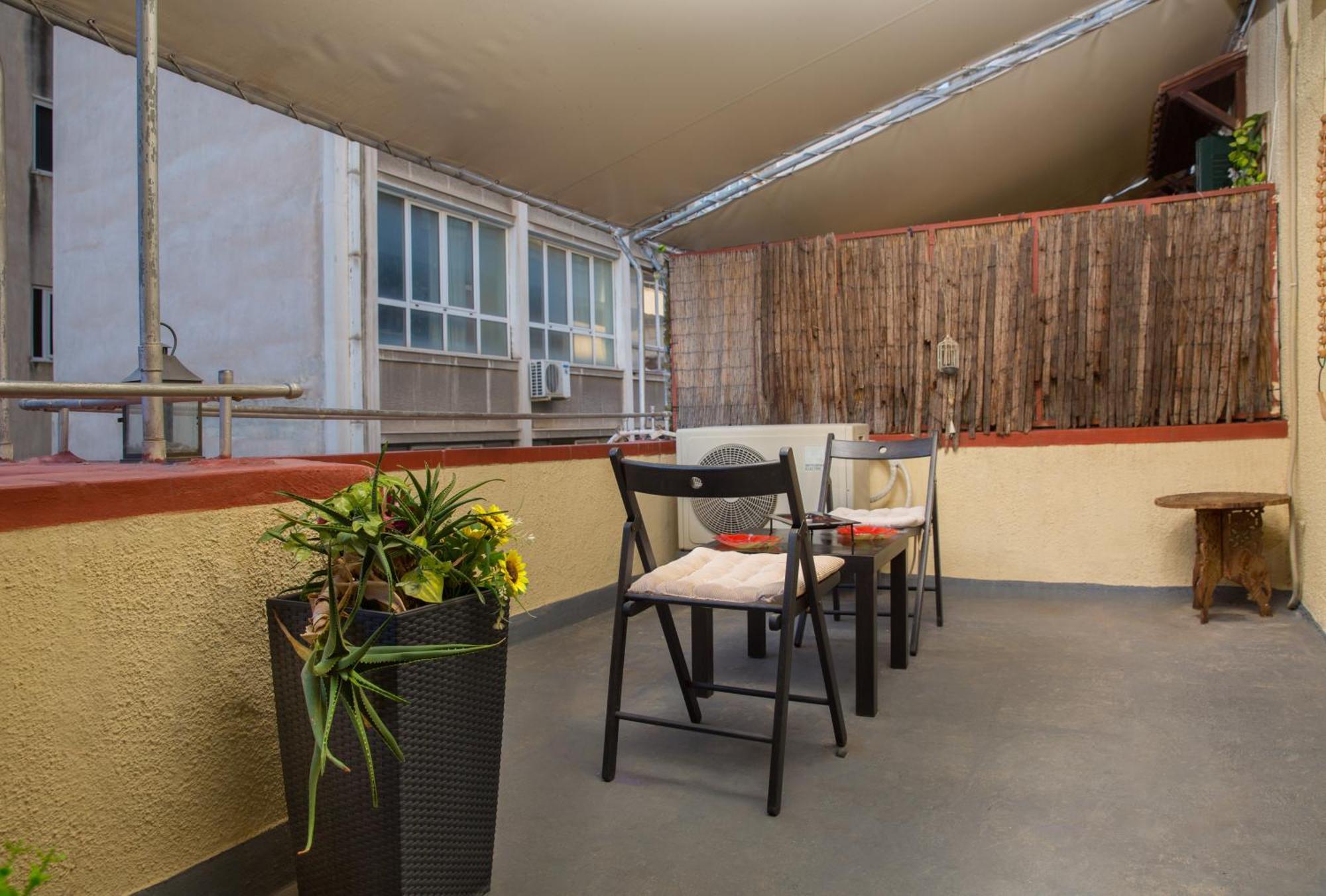 Downtown Quiet Apartment On A Pedestrian Street アテネ エクステリア 写真